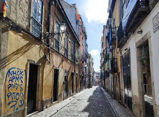 In Bairro Alto 3*